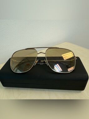 Givenchy Unisex Gold Frame Pilot Sunglasses with Brown gradient Lenses